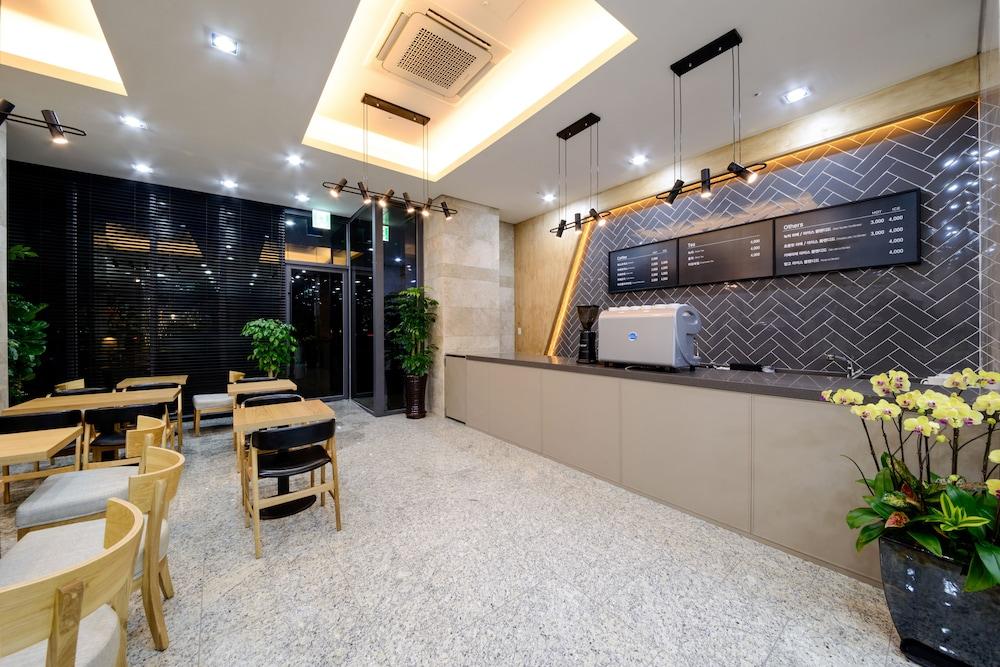 Benikea Premier Hotel Yeouido Сеул Экстерьер фото